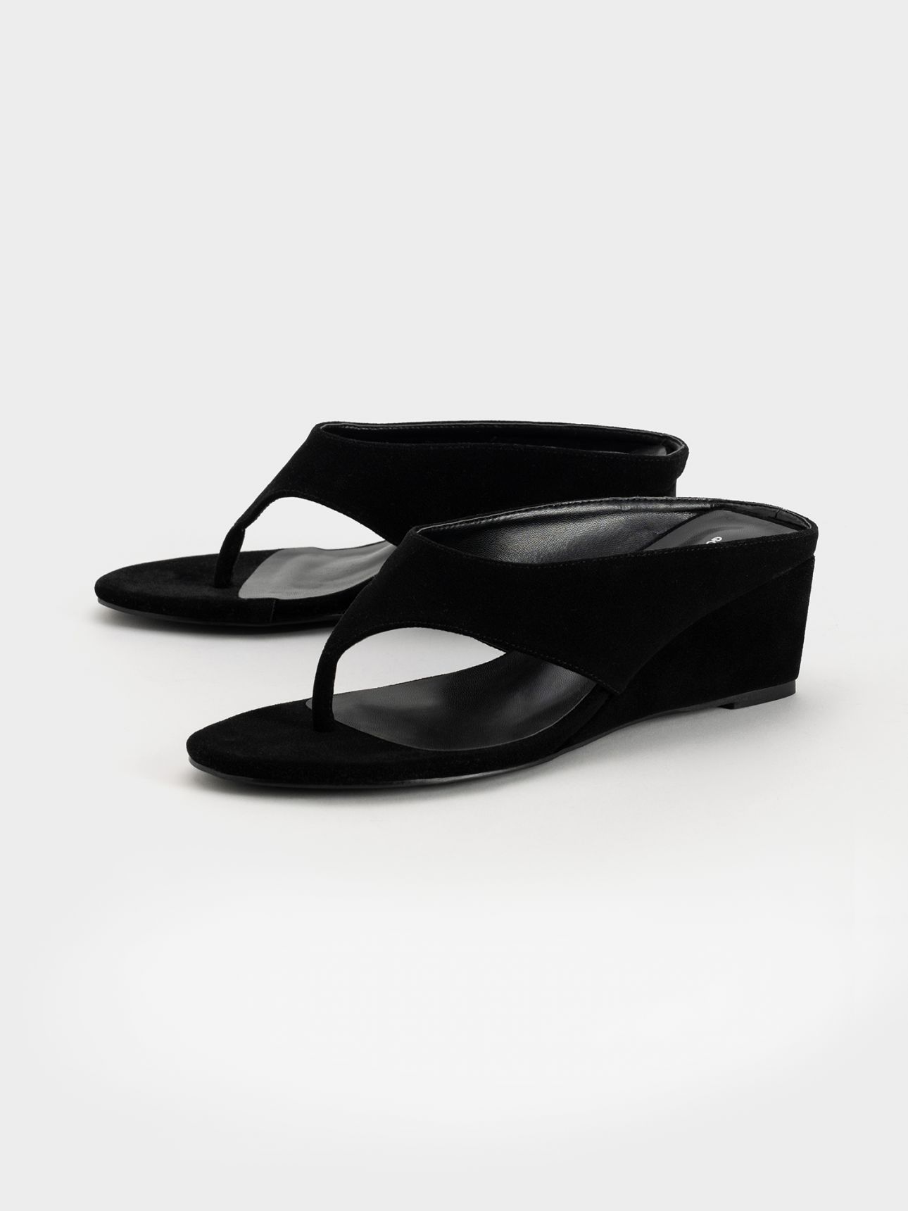 כפכפי אצבע פלטפורמה שחורות